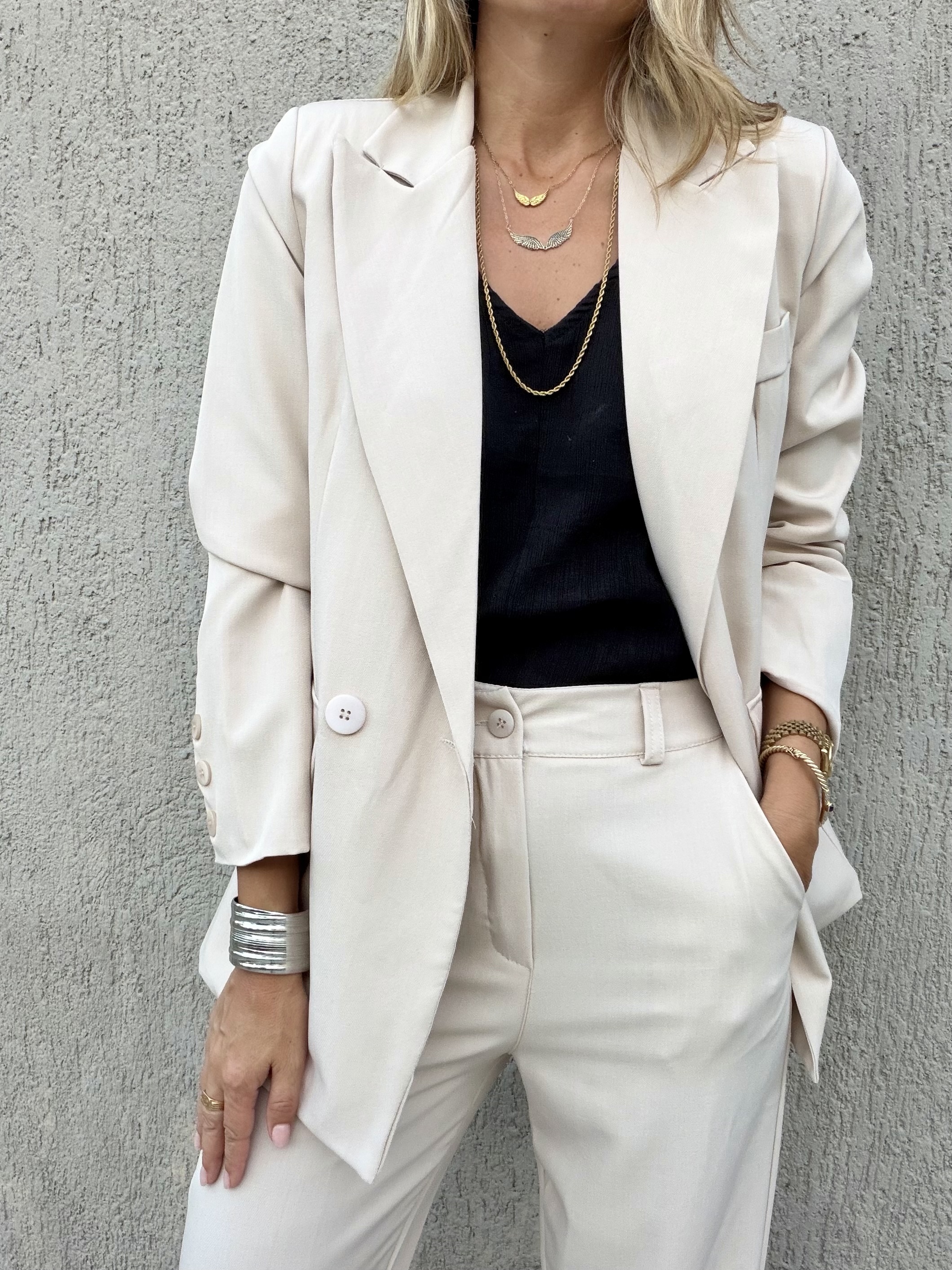 Bianca Cream Suit - Image 3